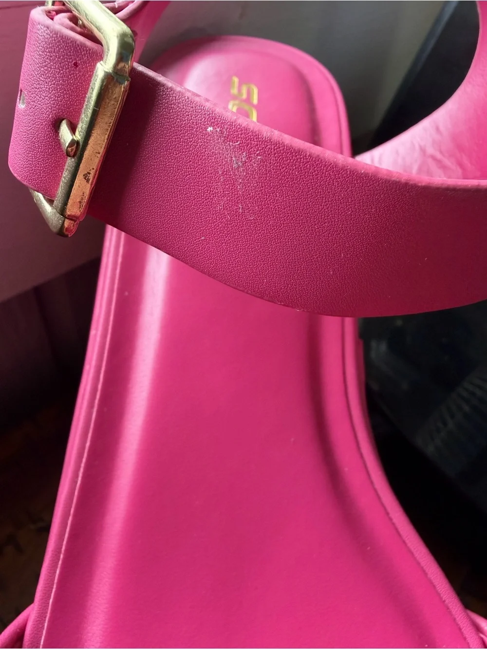 Soda pink platform